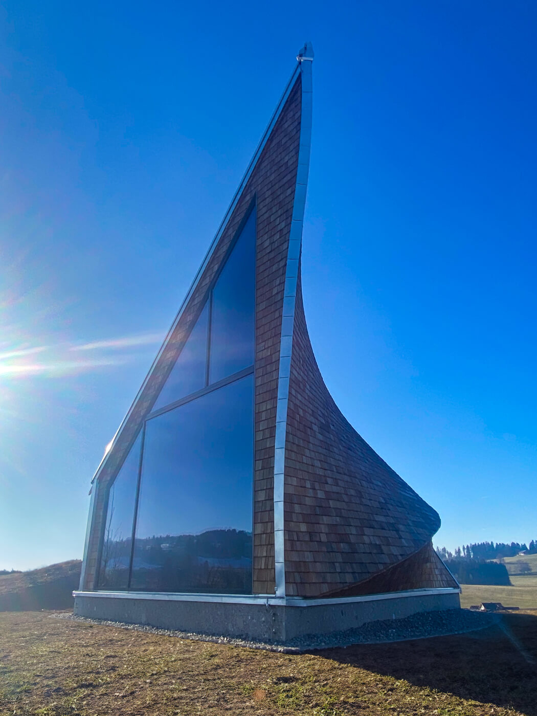 Dach mit Holzschindeln aus Laerche gespalten