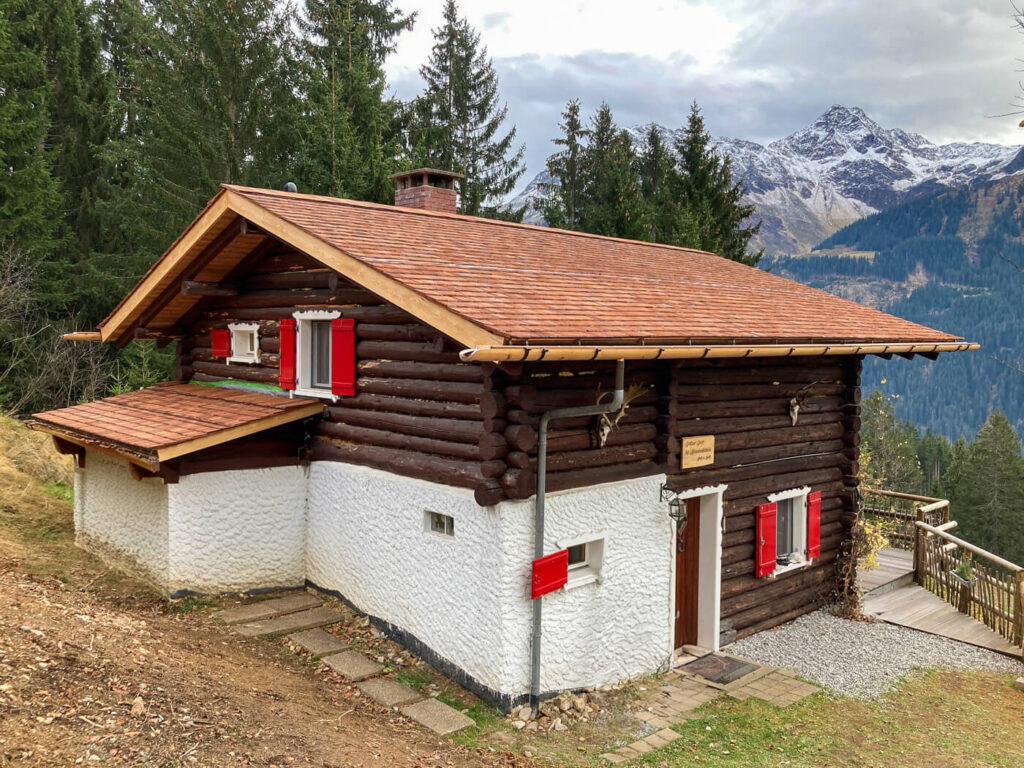 Dach mit Holzschindeln aus Wallaba gespalten