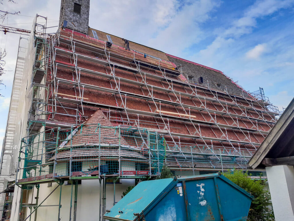 Dach mit Holzschindeln aus Wallaba gespalten