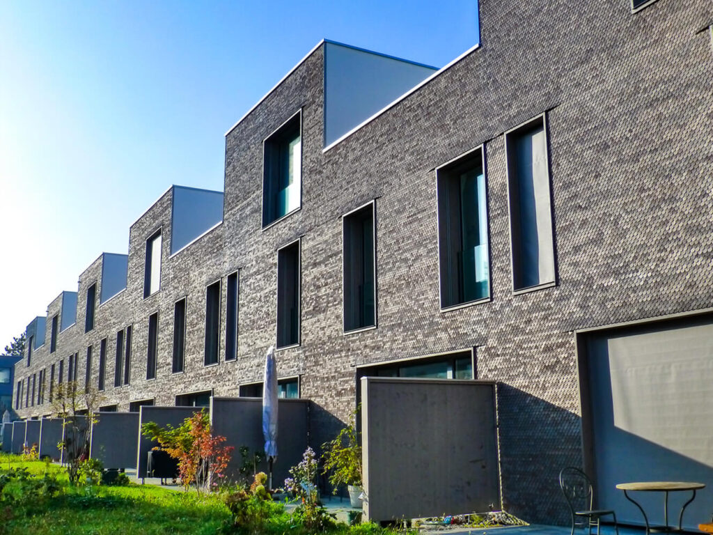 Hausfassade Holzschindeln aus Fichte gespalten