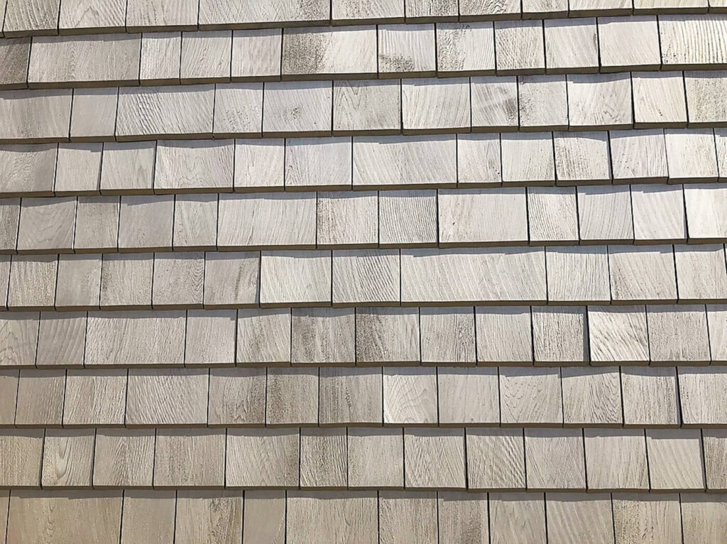 Hausfassade Wand Weiß Zeder gesaegt